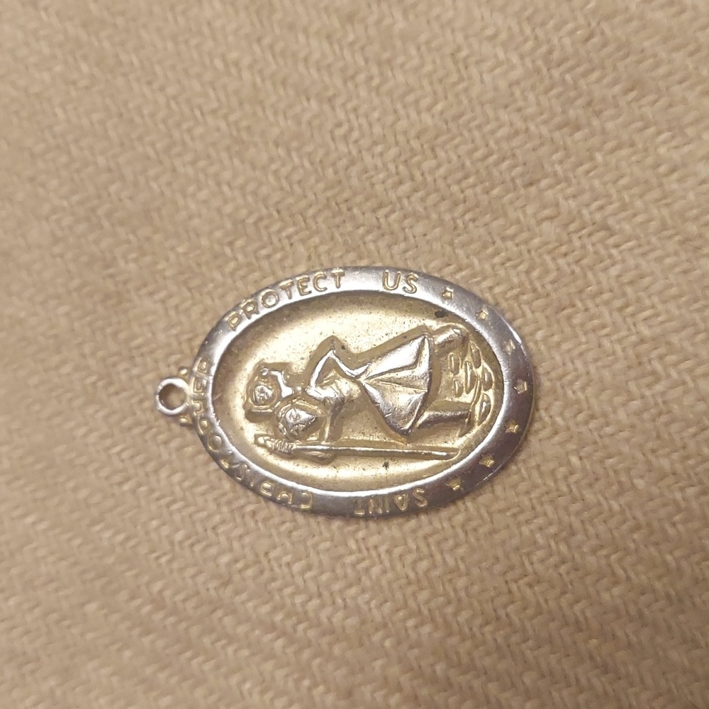 Vintage Gold Plated Pewter Catholic St Christopher Medal - Picture 3 of 3